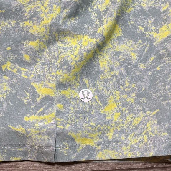 Lululemon Pool Short 7" Washed Marble Alpine White Electric Lemon Multi (flaw) S - Picture 5 of 12